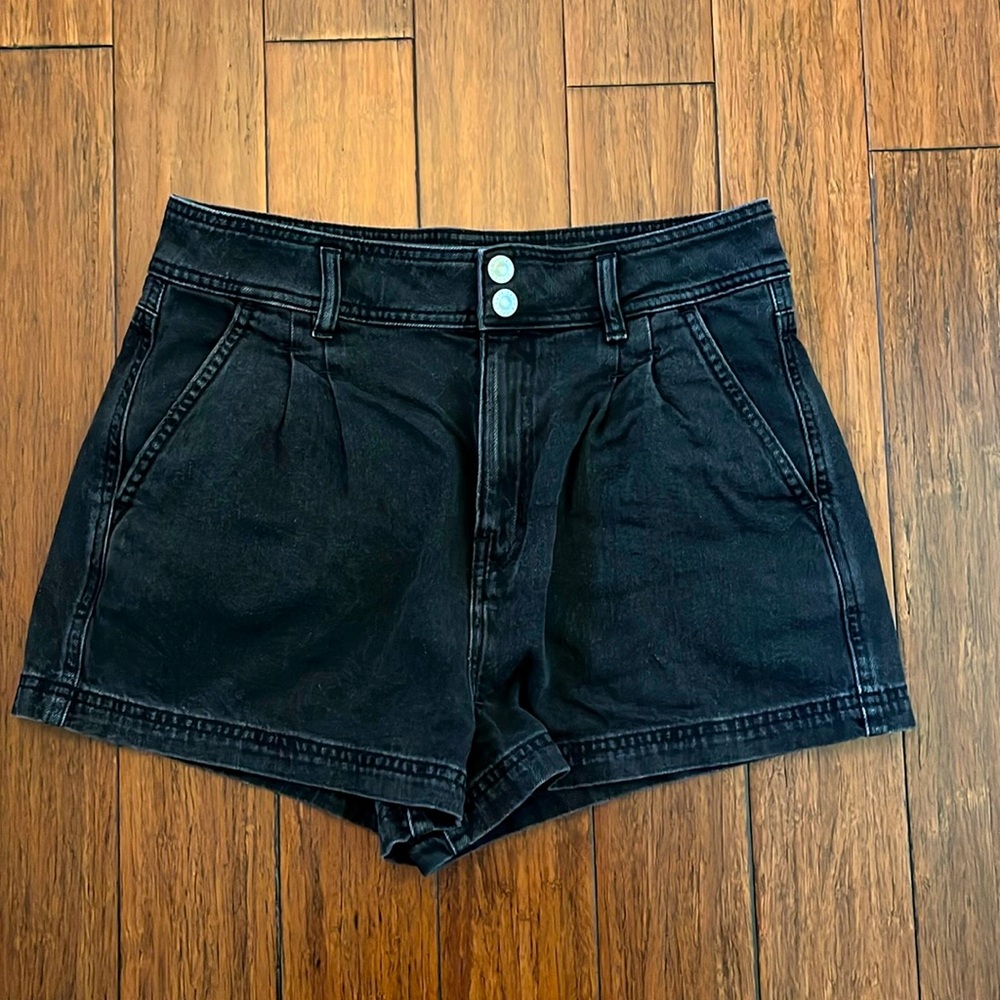 Black American Eagle Paper Bag Mom Jean Shorts. Size 8